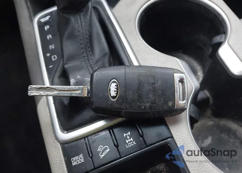 2019 Kia Sportage Lx z USA, uszkodzony, nr VIN KNDPMCAC2K7566412